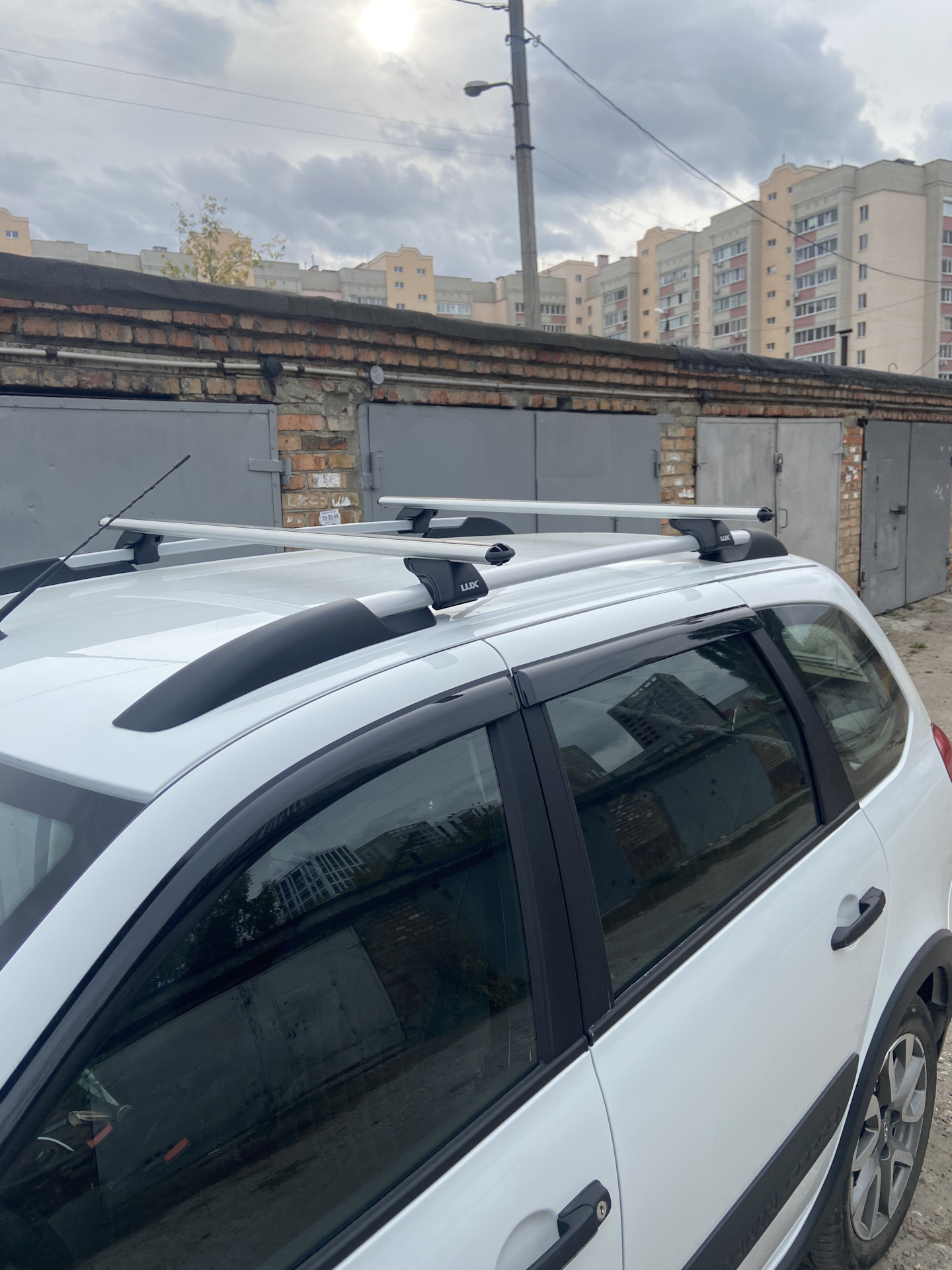 Дуги на рейлинги LUX — Lada Гранта Cross, 1,6 л, 2023 года | аксессуары ...