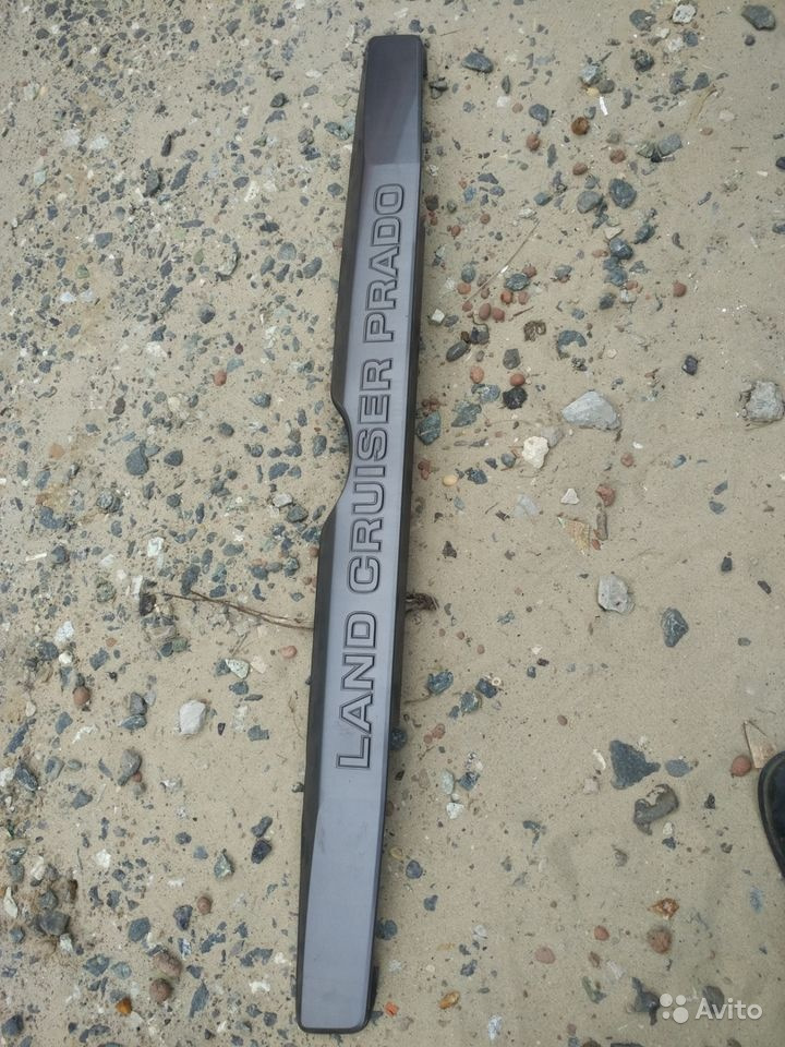 накладка на заднию дверь на Toyota Land Cruiser Prado 150-series. Б/у ...