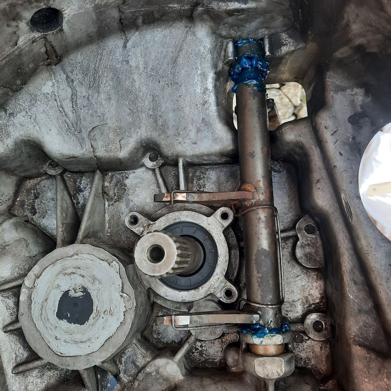 Замена сальника первичного вала кпп и заднего коленвала — Lada 2114, 1 ...