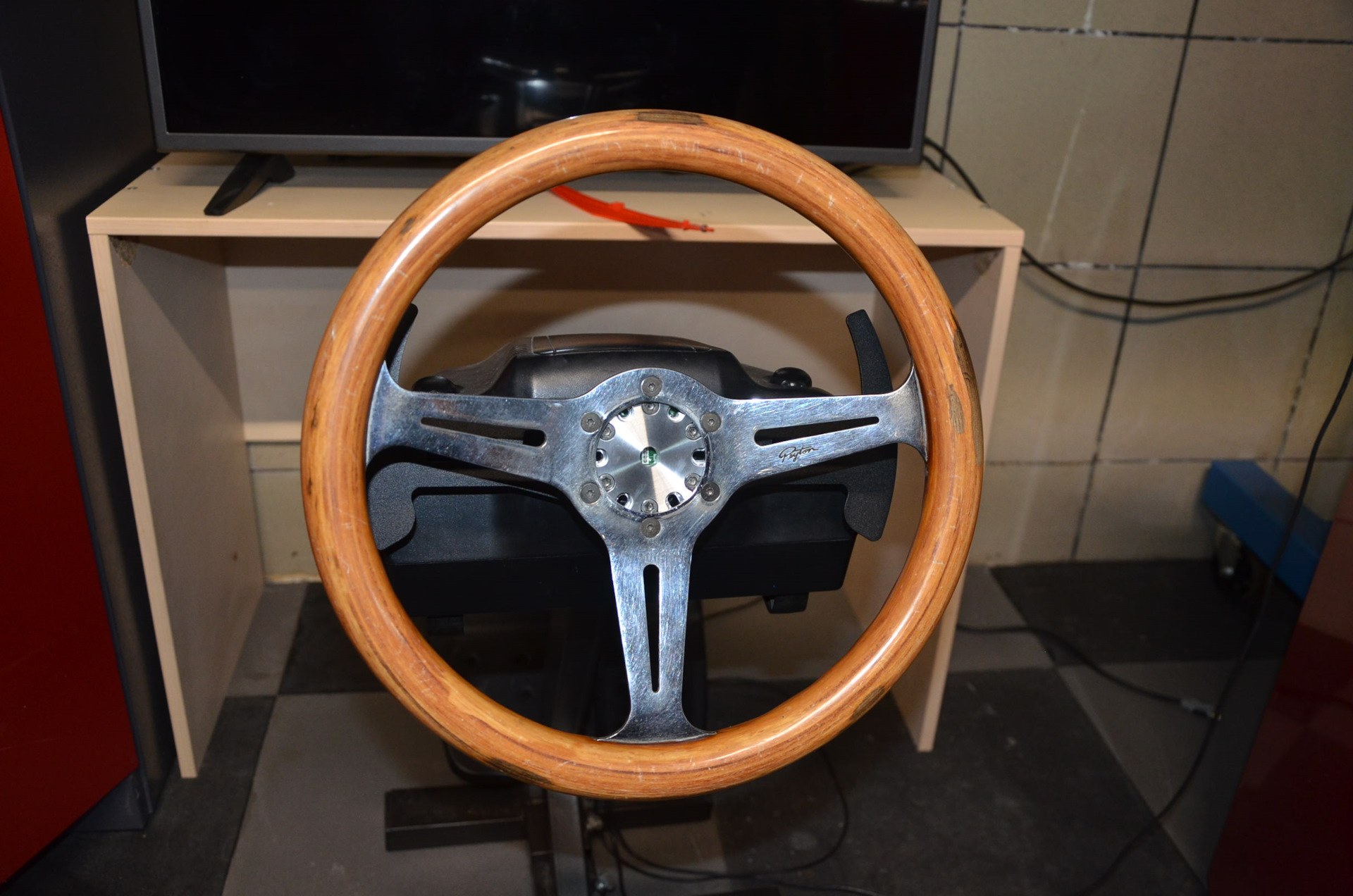 Руль хаммер h2. Как сделать руль повыше. Руль от иномарки на газель бизнес. Штурвал вместо руля на автомобиле. Как сделать руль повыше.