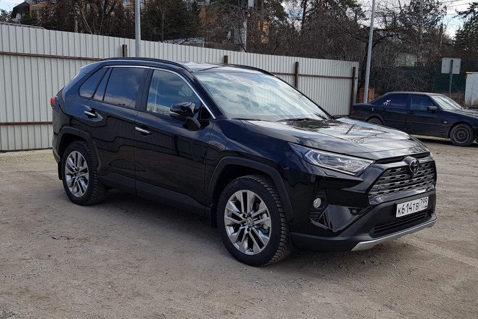 Покрыл машину жидким стеклом — Toyota RAV4 (5G), 2,5 л, 2020 года ...