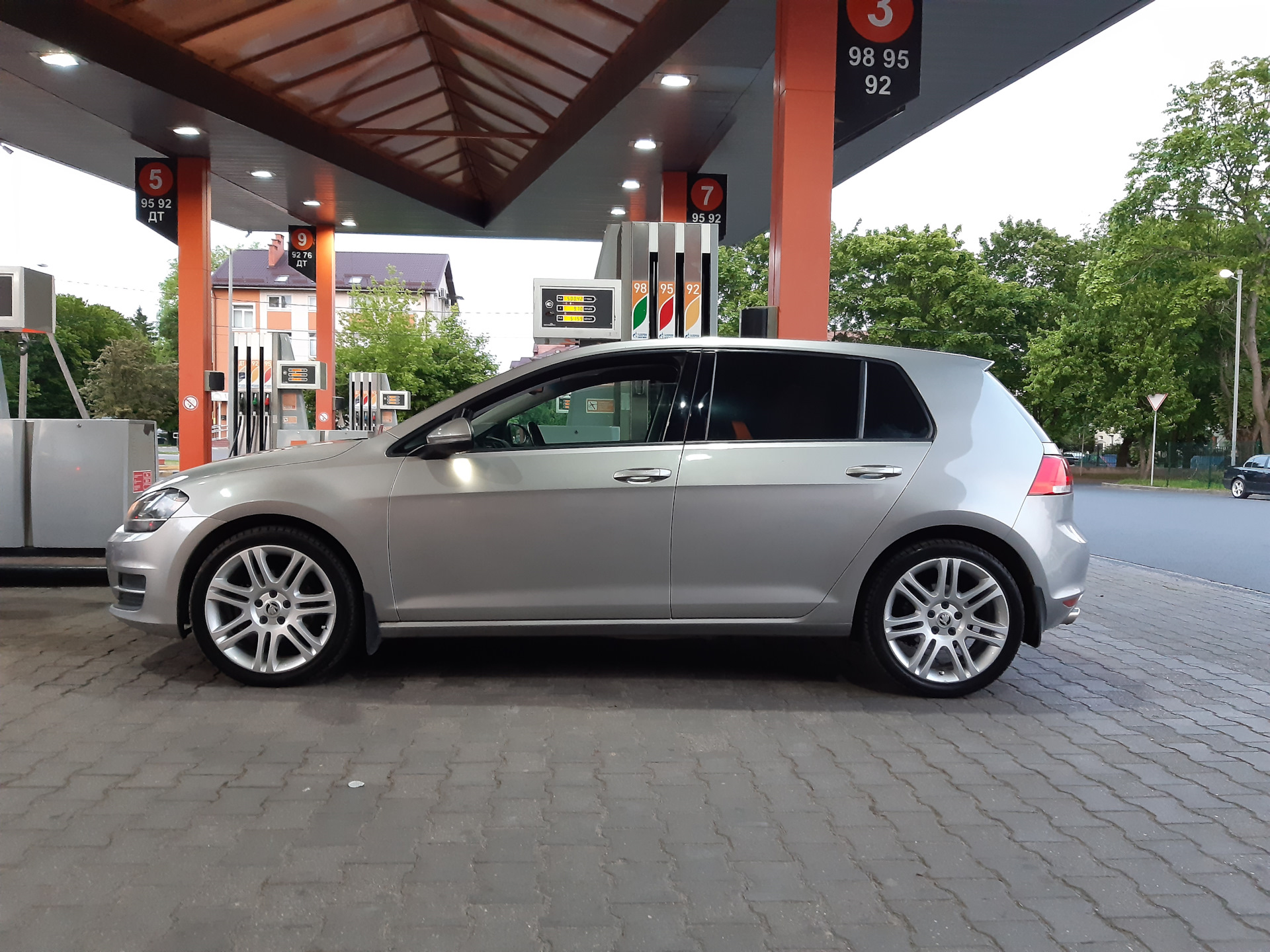 Колеса R18. Стоит ли? — Volkswagen Golf Mk7, 1,4 л, 2012 года | колёсные  диски | DRIVE2