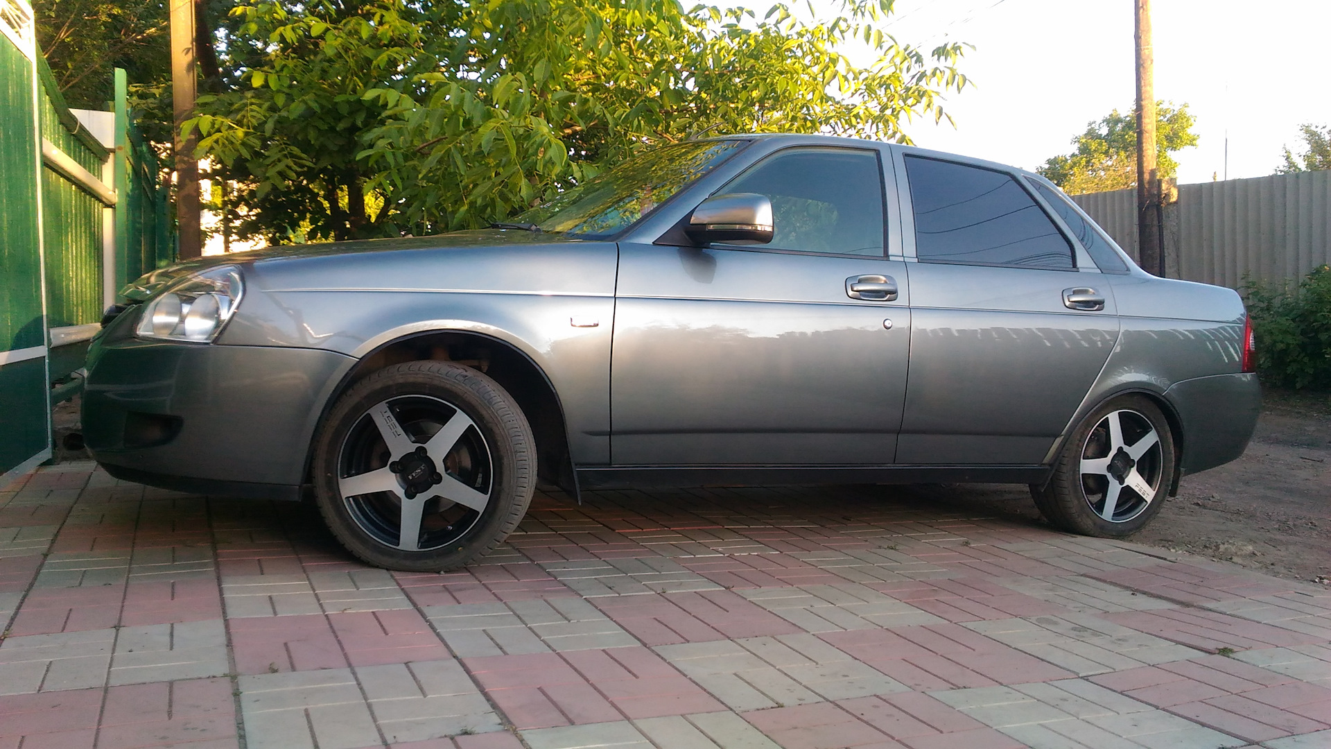 Диски на приору. 185/65 R15 Приора. Lada r15 Приора. Диски Прома Леман r14 Приора. Приора литые диски r15.