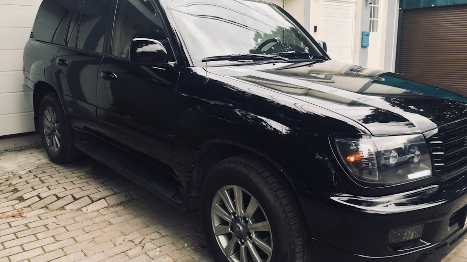 100 крузер черный. 100 крузер черный. Toyota land cruiser черный 2024. Тойота ладн крузер 100 рестайлинг. 100 крузер черный.