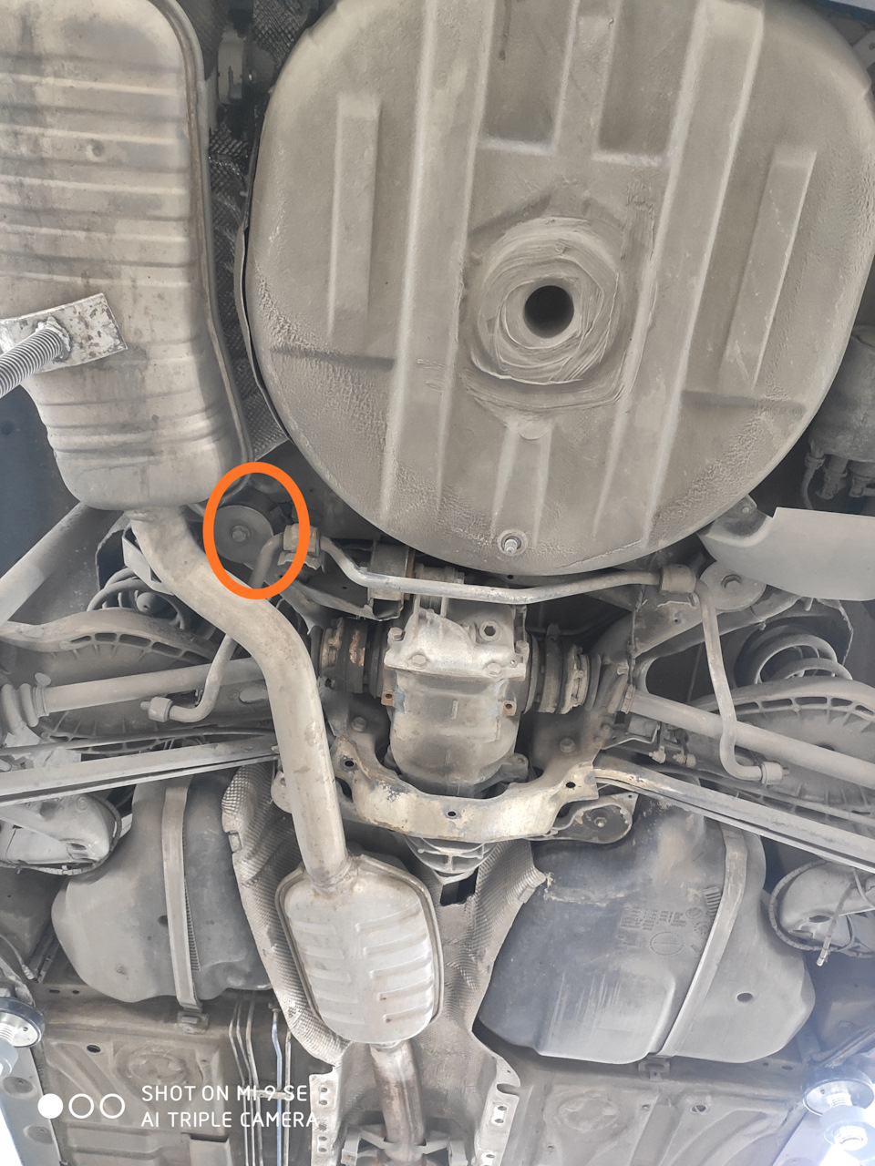 Крепление задней балки — BMW 3 series (E46), 2,8 л., 1999 года ...