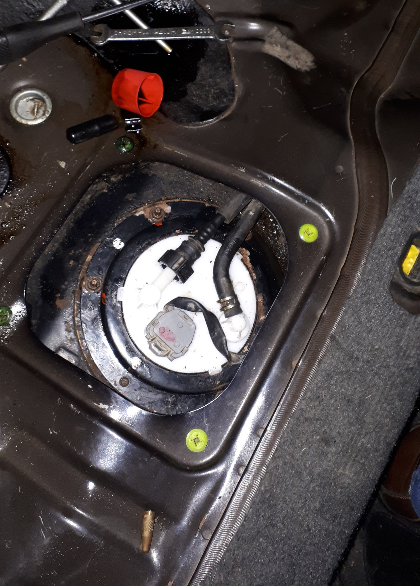 Топливный фильтр Nipparts — Mitsubishi Lancer IX, 2 л, 2006 года ...