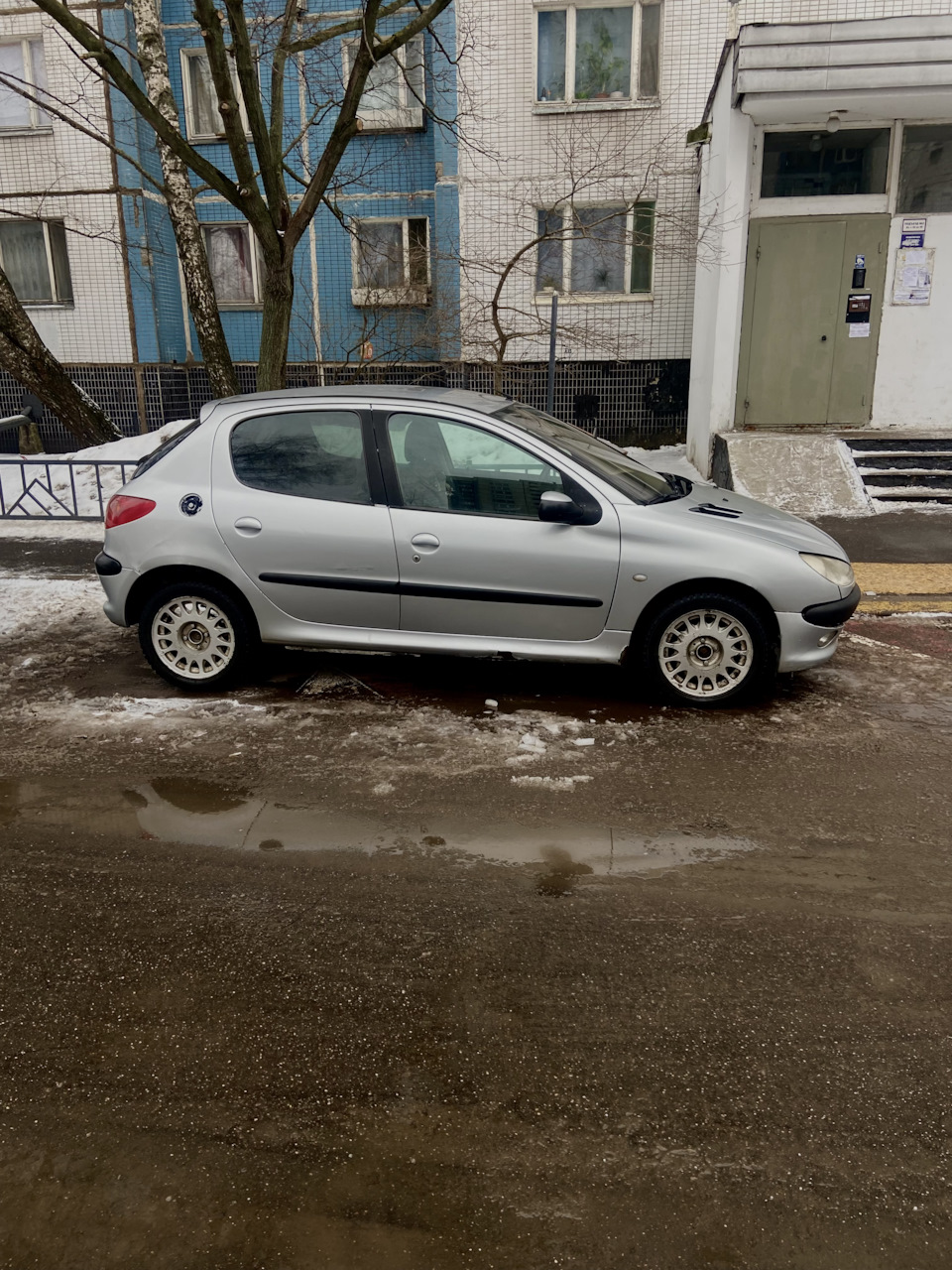 Ушла! — Peugeot 206, 1,4 л, 2003 года | продажа машины | DRIVE2