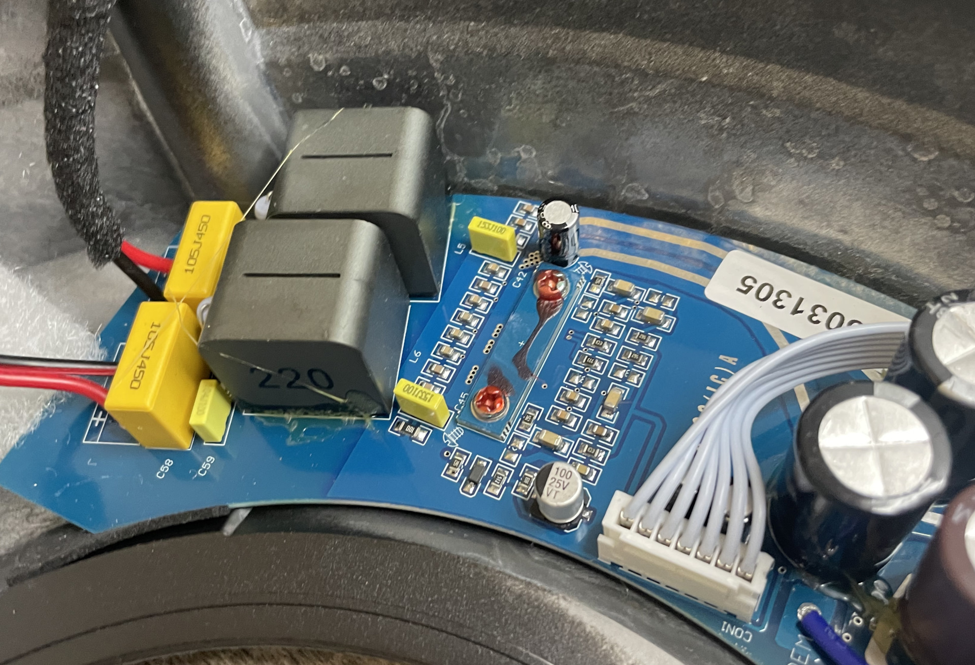 Бас без хлопот: обзор сабвуфера для установки в запасное колесо MBQ AS ...