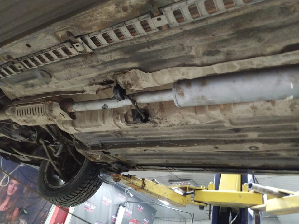 Оторвался глушитель — Honda Accord (5G), 2 л, 1996 года | визит на ...