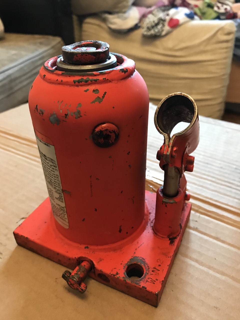 Обслуживание и замена масла в штатном домкрате — Mitsubishi Pajero (4G ...