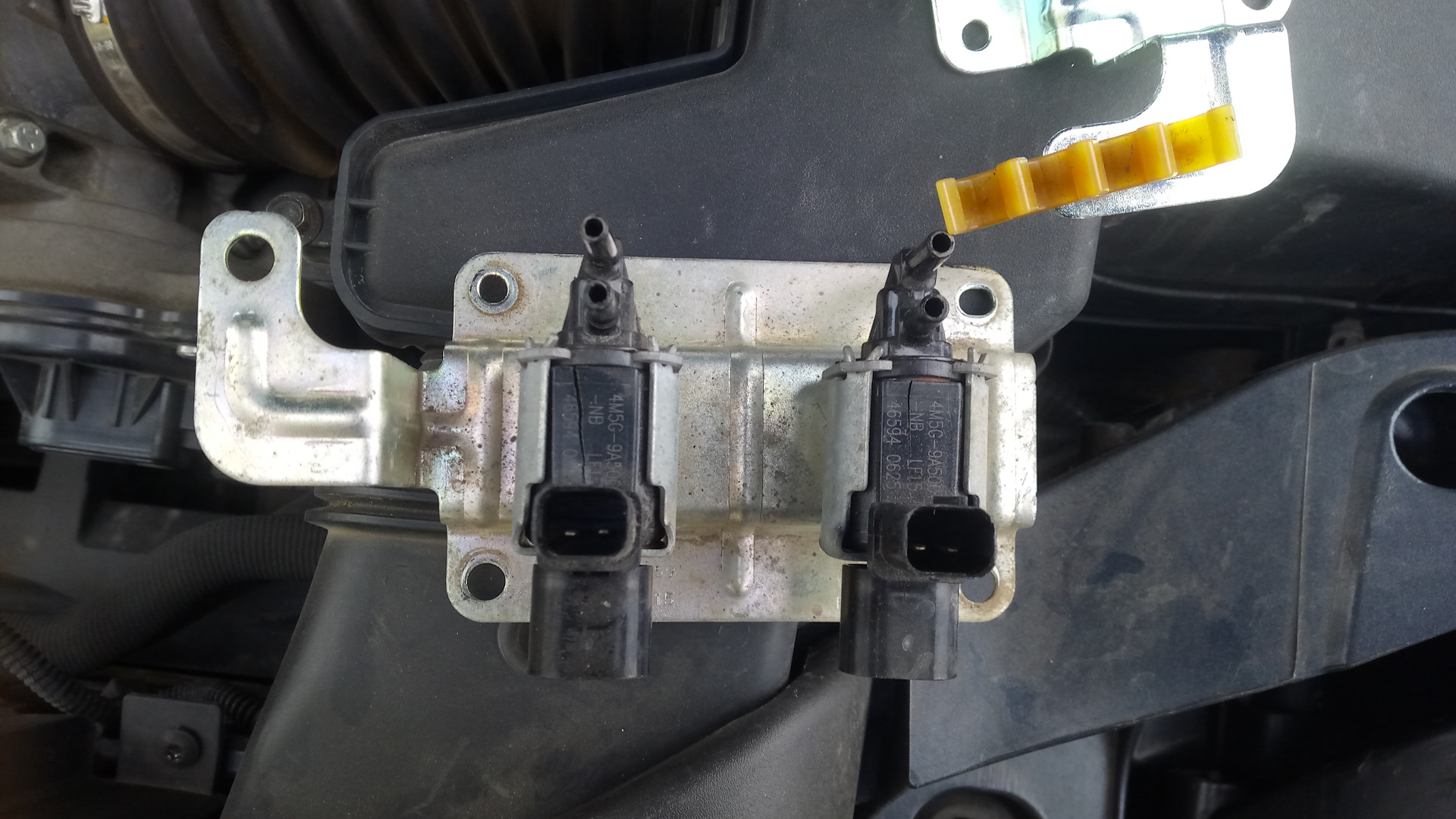 Клапан воздушный # 4.05.19. — Ford Focus II Sedan, 2 л., 2009 года ...