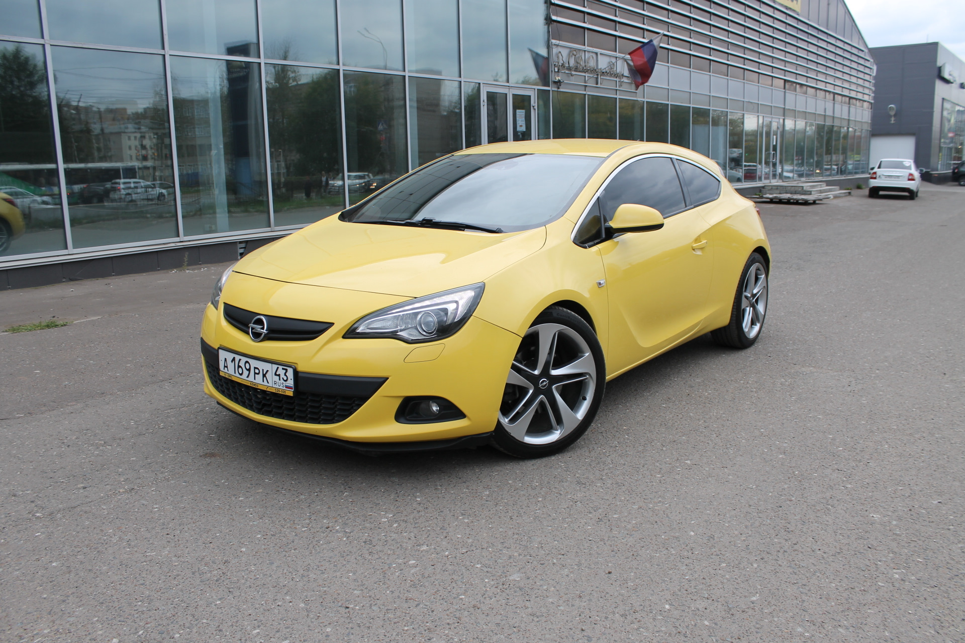 Opel astra gtc размеры