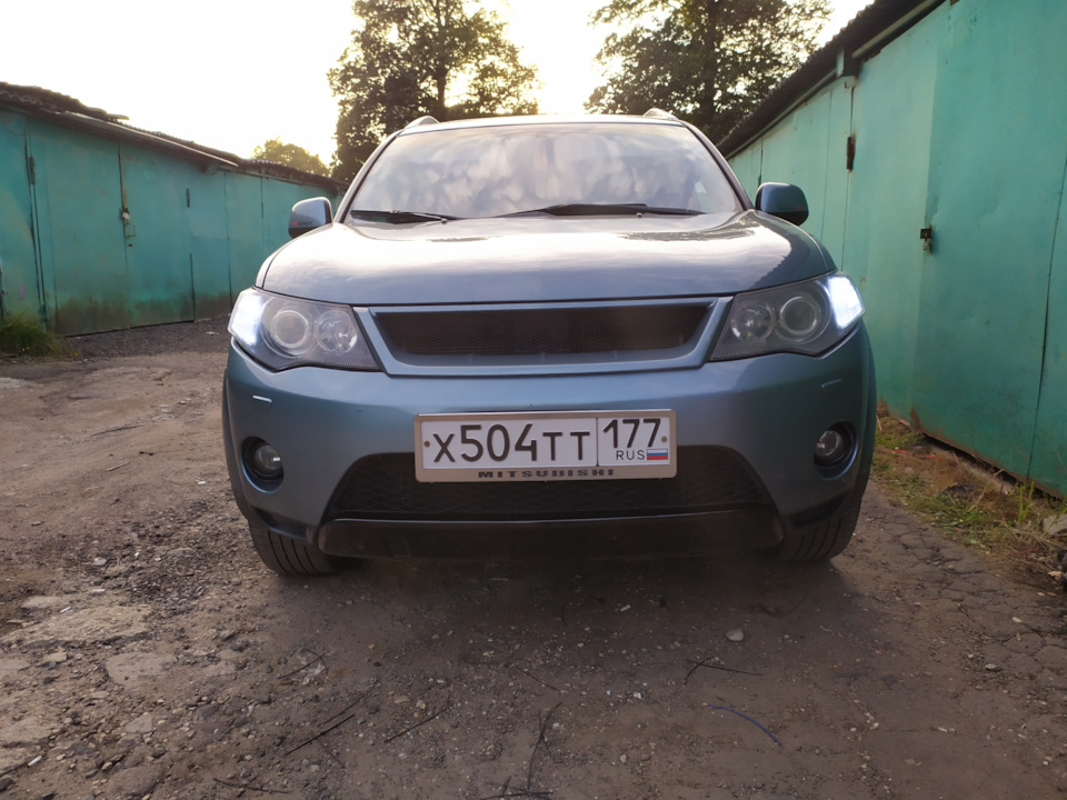 Вот так светят,  — Mitsubishi Outlander XL