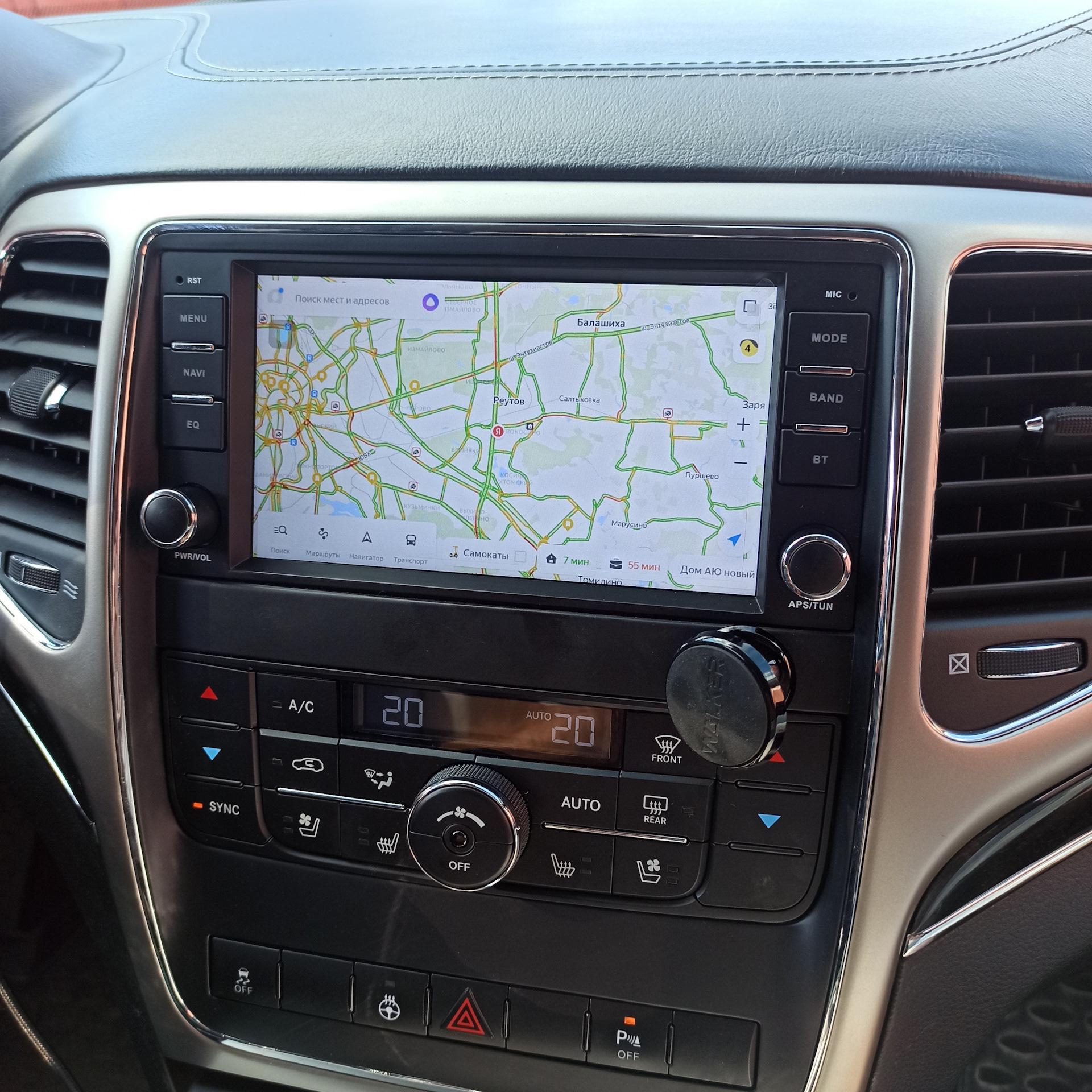 Магнитола 10 дюймов grand cherokee. Voyager 2000 tesla style. Jeep grand cherokee 2013 магнитола. Магнитола jeep grand cherokee wk2. Мультимедиа jeep grand cherokee wk2.