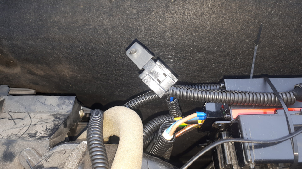 Фото в бортжурнале Nissan Note (1G)