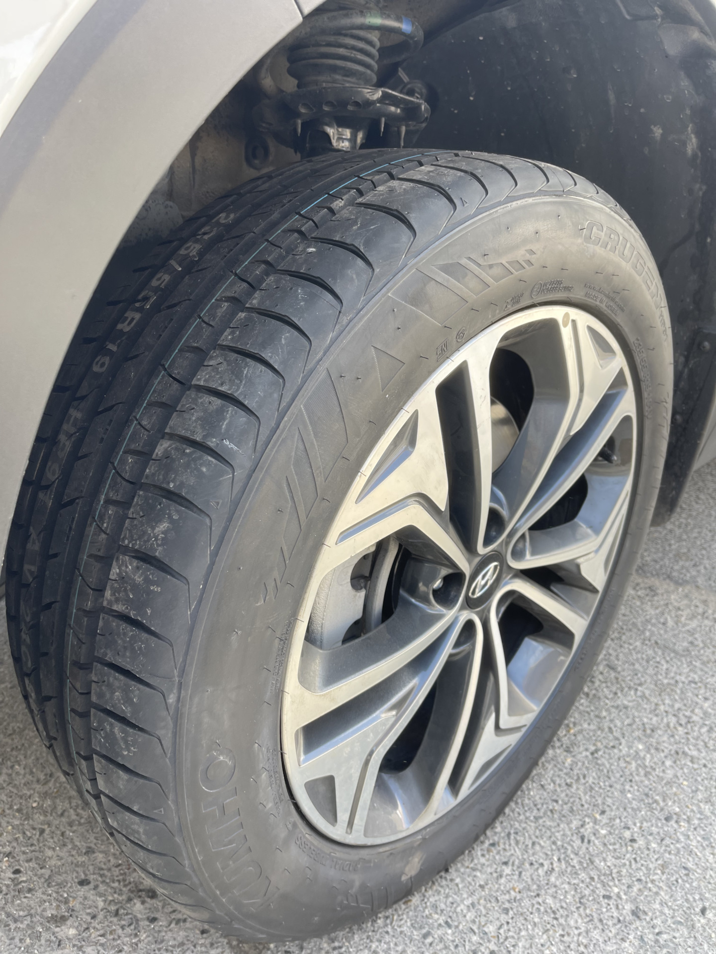 Летние колеса Kumho Crugen HP91 235/55R19 — Hyundai Santa Fe (4G), 2,2 ...
