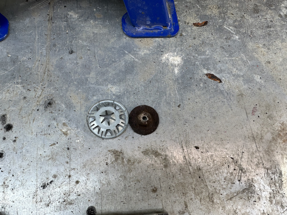 Сравнение шайб VW и Ford — Ford Fiesta (Mk VI)