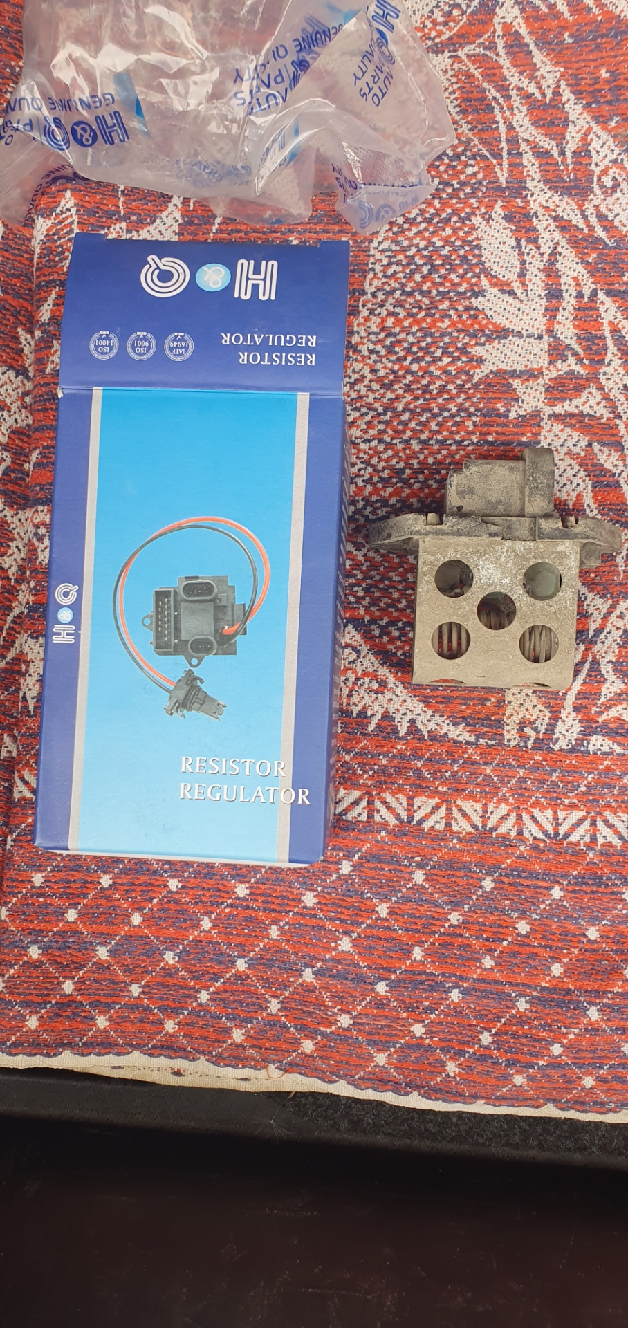 Замена резистора вентилятора охлаждения — Renault Megane II, 1,6 л ...