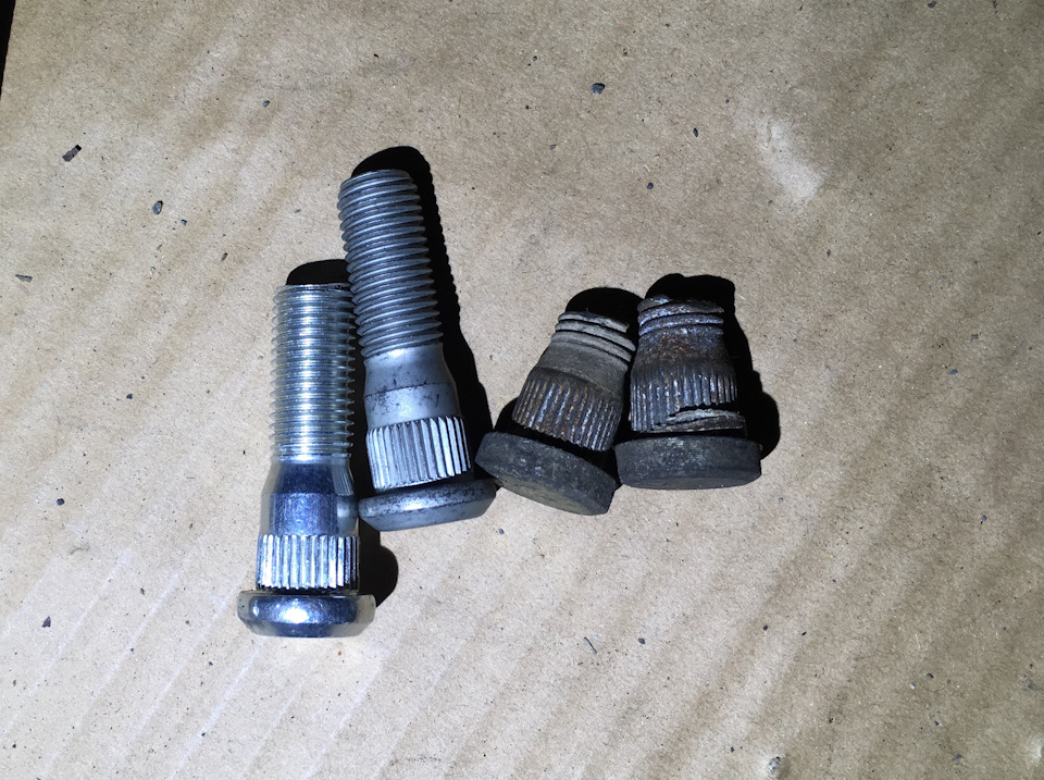 Замена задних шпилек — Toyota Hilux Surf (1G), 2 л., 1986 года | своими ...