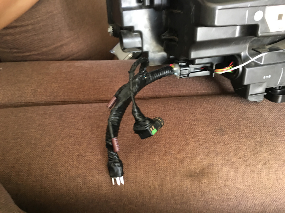 Один готов — Nissan Qashqai (2G)