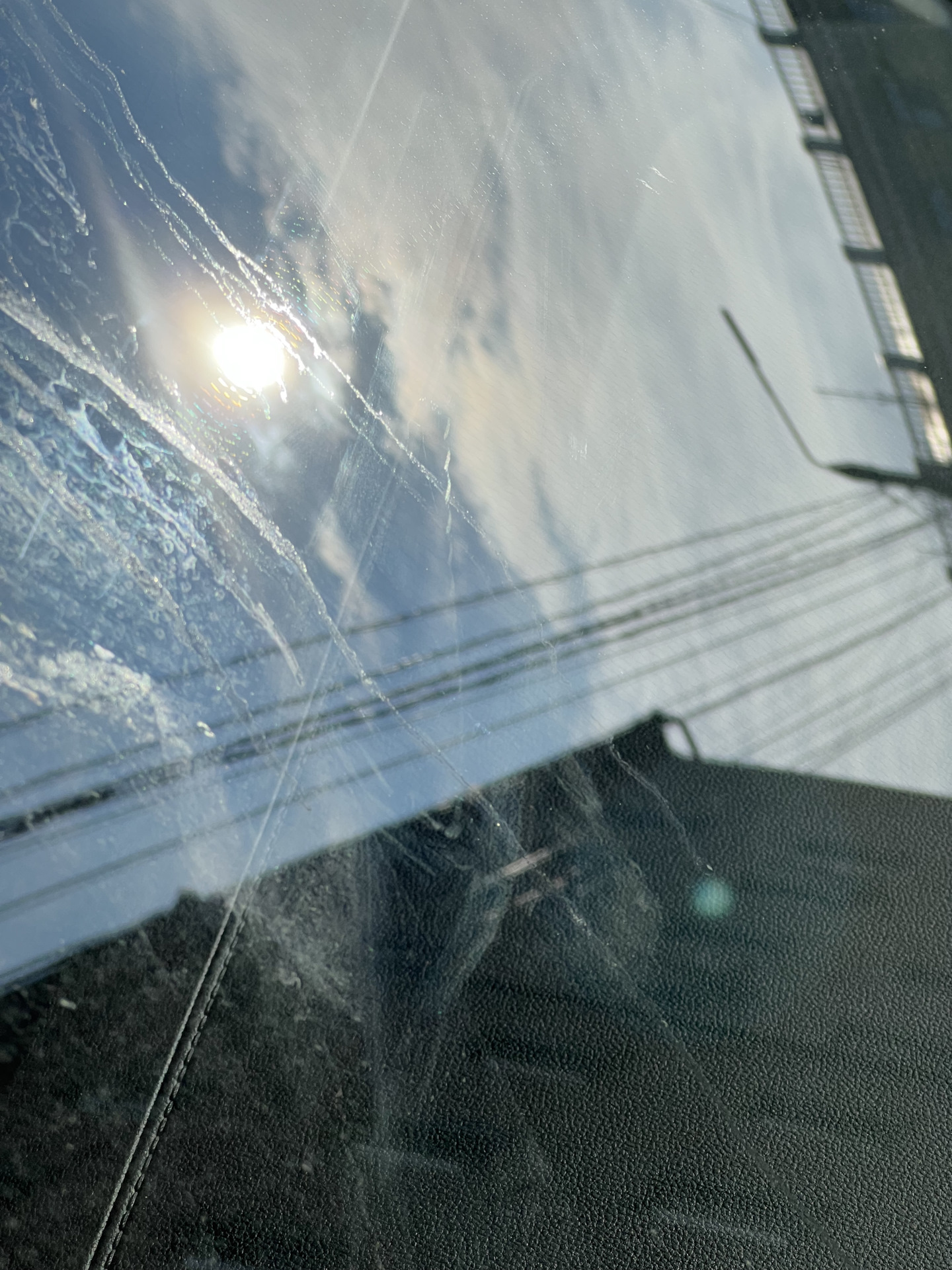 Царапина на лобовом стекле — Haval Jolion, 1,5 л, 2023 года | поломка ...