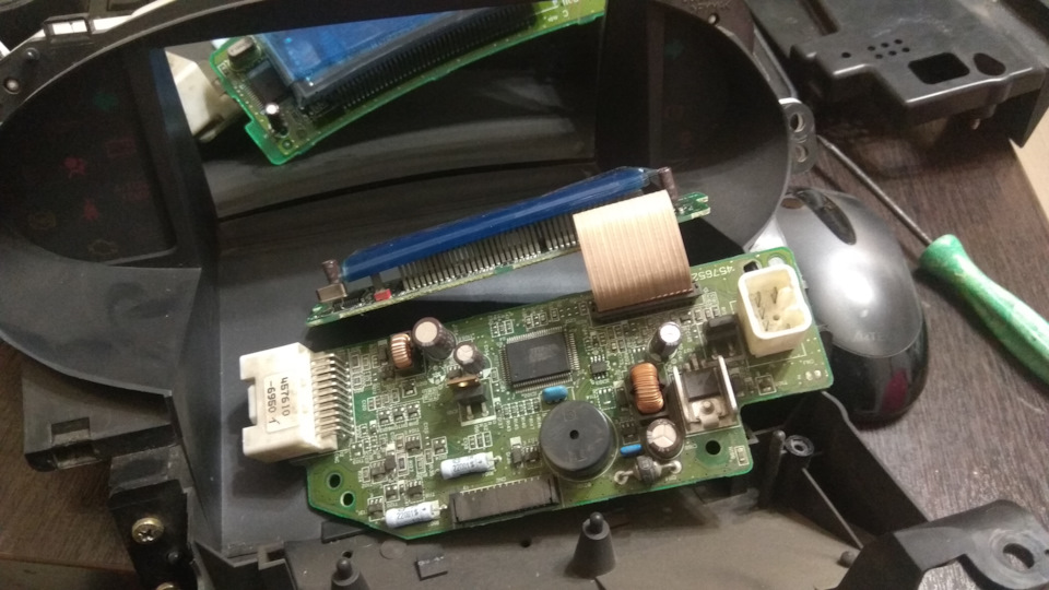 Тускло горит панель приборов — Toyota Vitz (10), 1 л, 2001 года ...