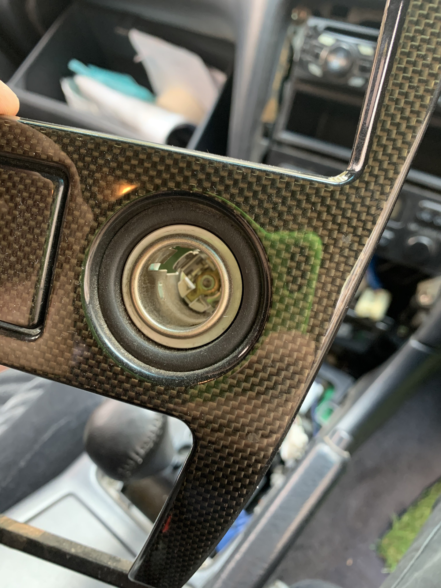 Дошли руки! Замена лампочки в прикуривателе! — Toyota Mark II (100), 2 ...