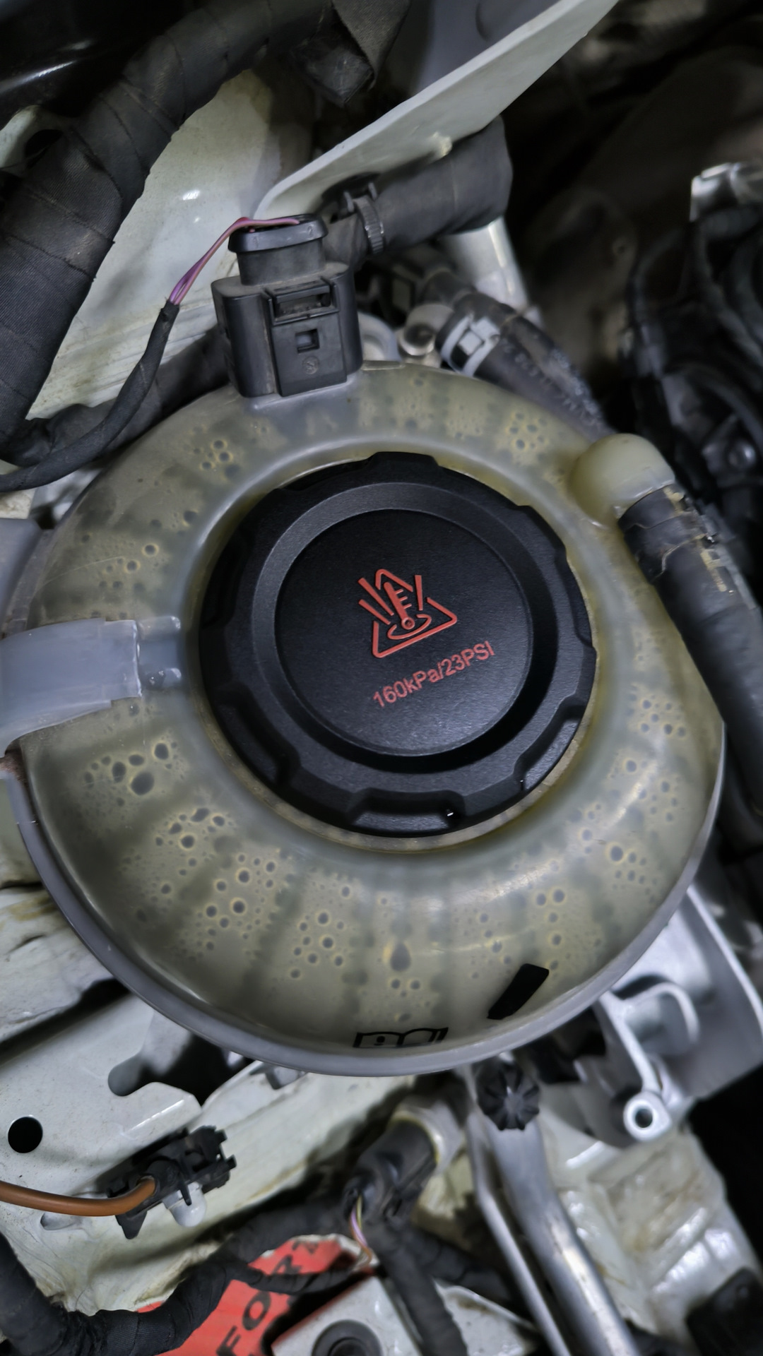 Сервис 14: Замена крышки бачка ОЖ. Замена прокладки трубки ОЖ на ...