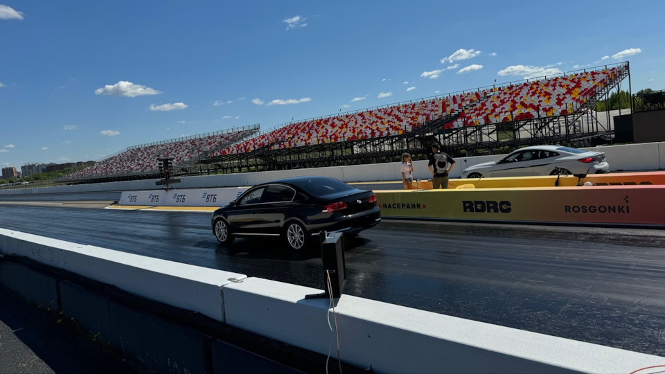 Стучат колодки 345 тормоза — Volkswagen Passat B7, 1,8 л, 2012 года ...