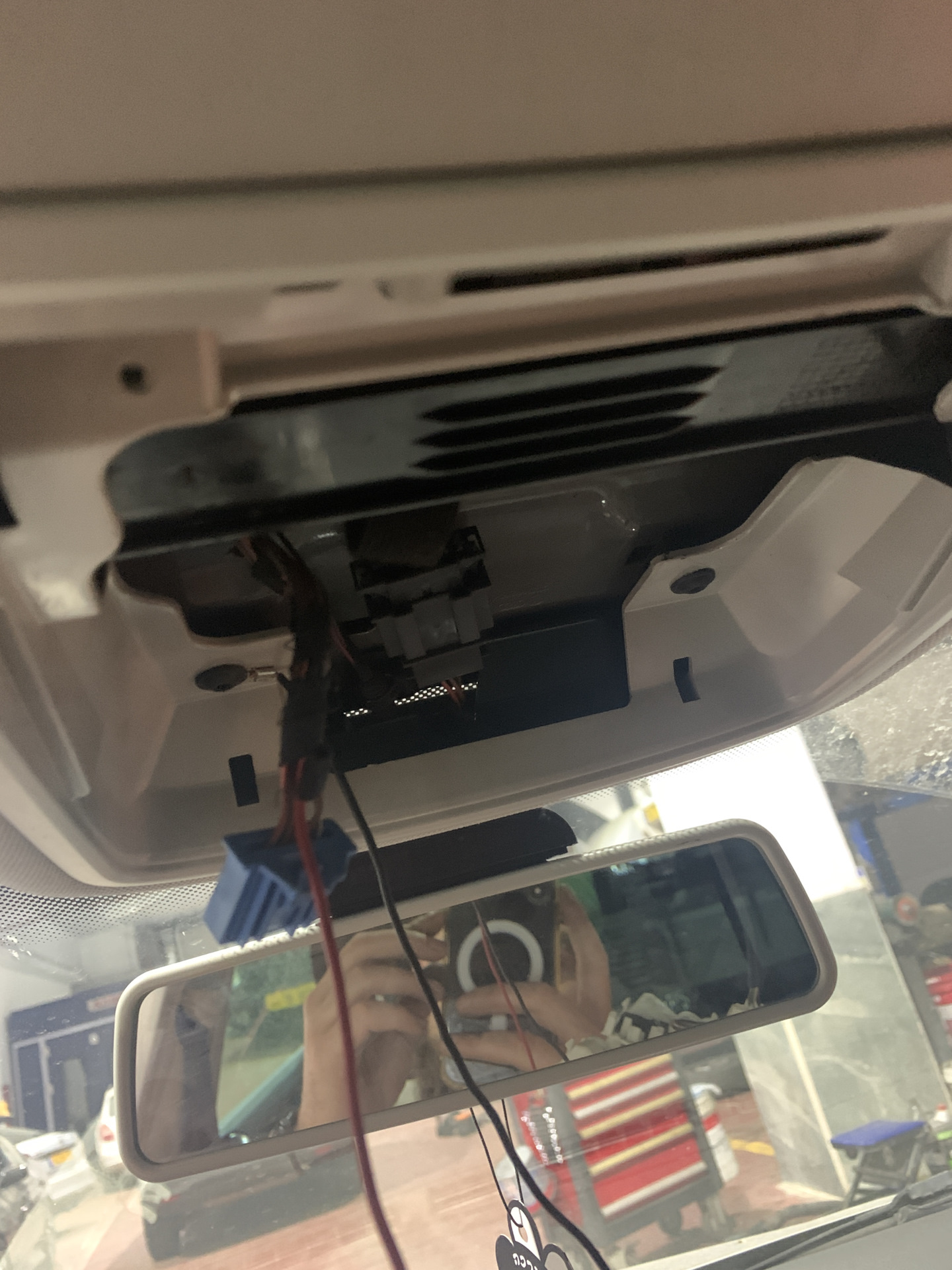 Установка регистратора — Volkswagen Golf Mk5, 2 л, 2008 года ...