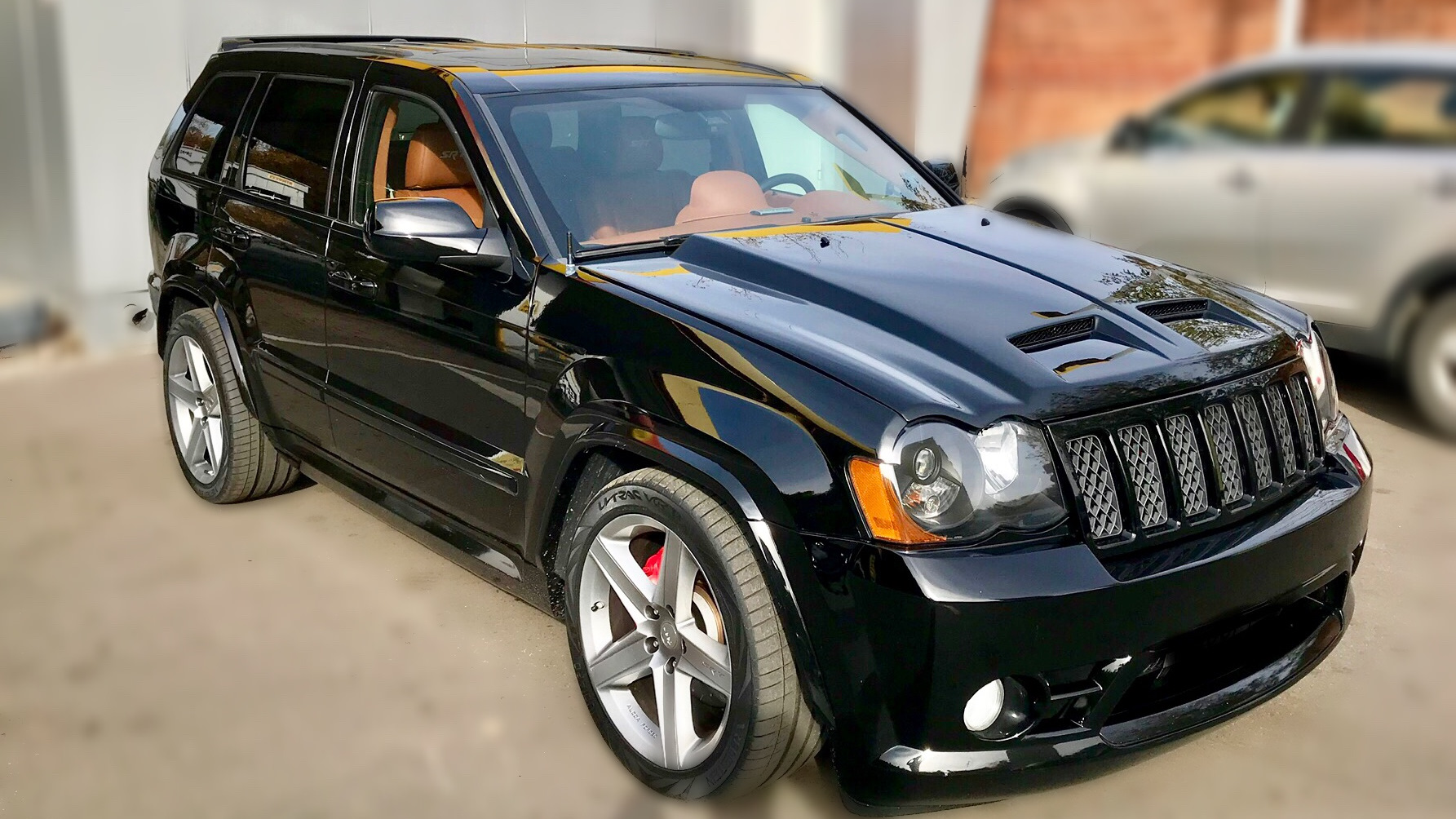 Jeep Grand Cherokee SRT-8 (WK) 6.1 бензиновый 2006 | American Bad Ass на  DRIVE2