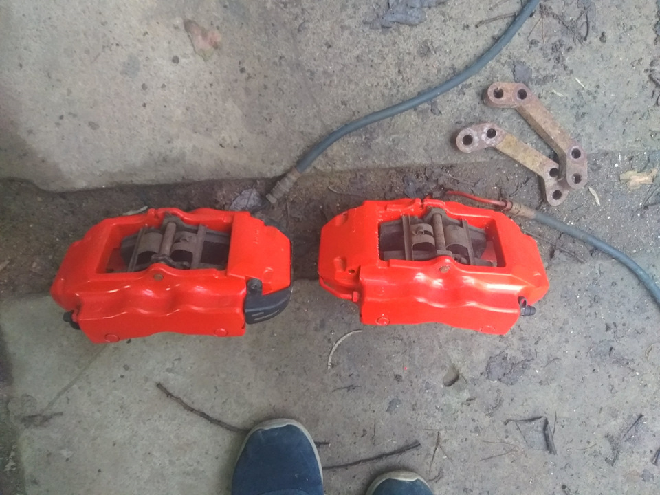 Суппорта бу. Brembo 4 pot golf mk4. суппорта брембо на гольф 4. vw golf mk2 тормоза brembo 4 поршня. суппорта брембо на мерседес 140.