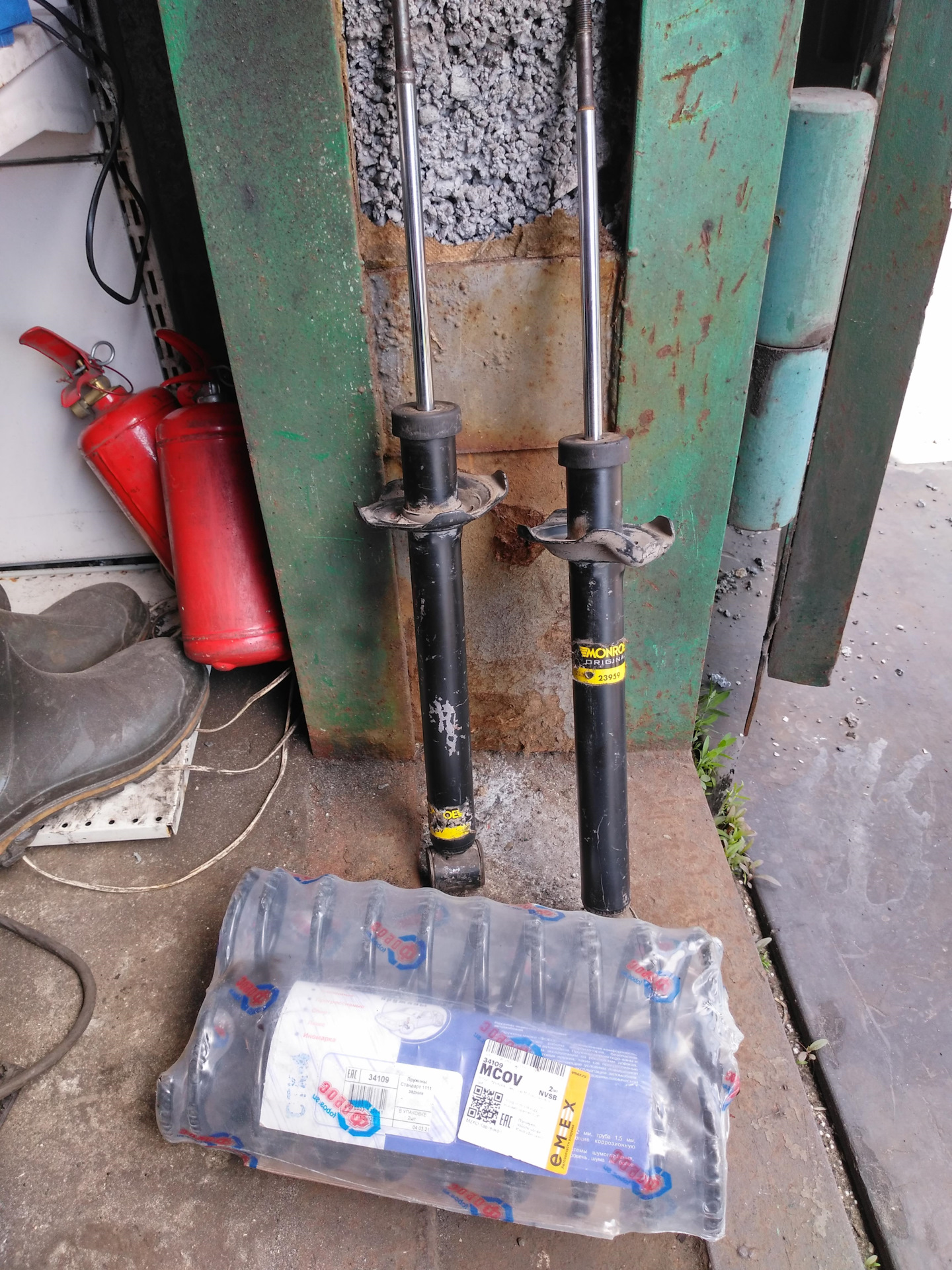 Пружины от Оки в Бусин зад — Mazda Demio (1G), 1,3 л, 2000 года ...