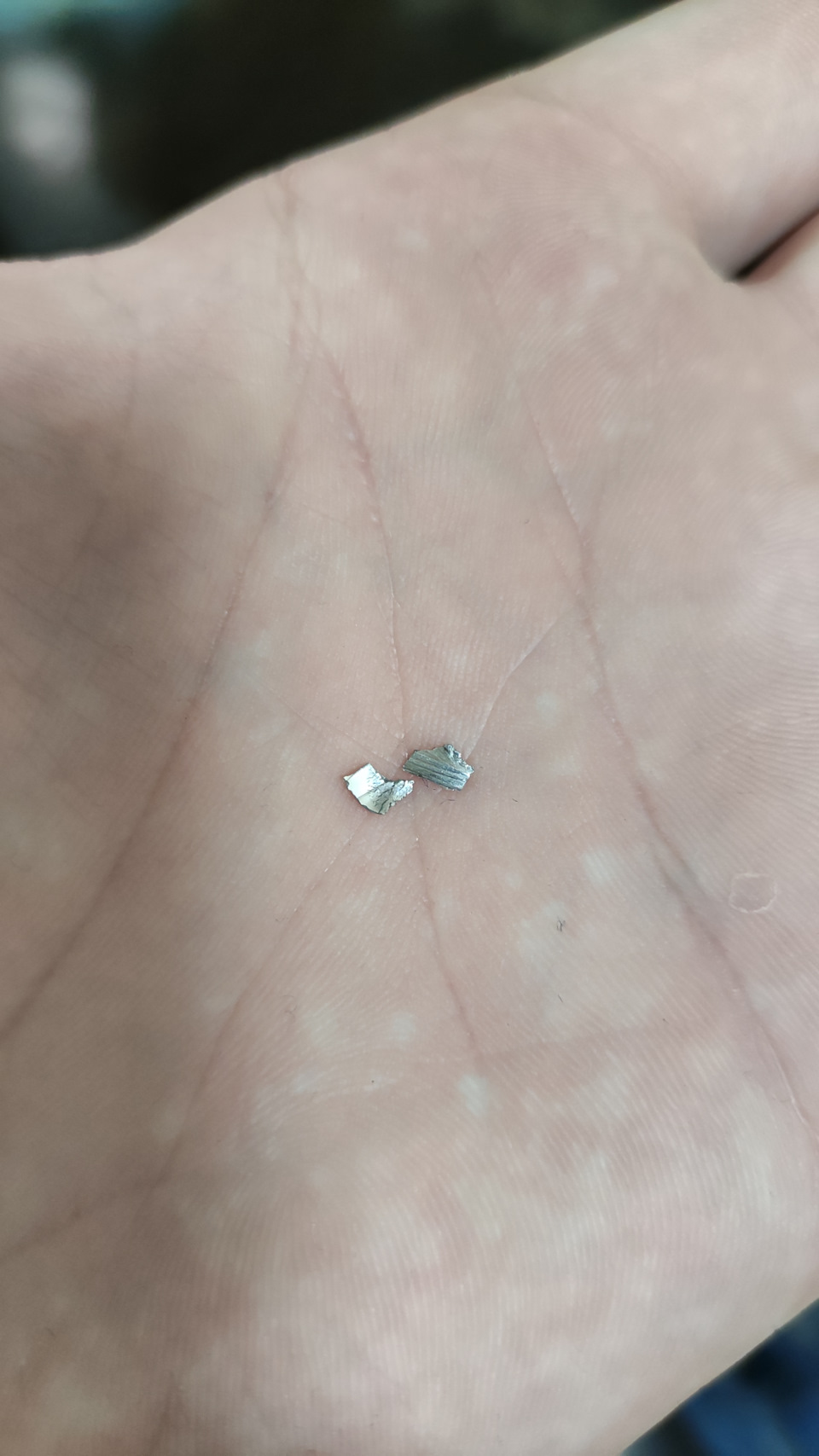 Спектакль окончен, крупная стружка в поддоне. — Volkswagen Passat B6, 1 ...