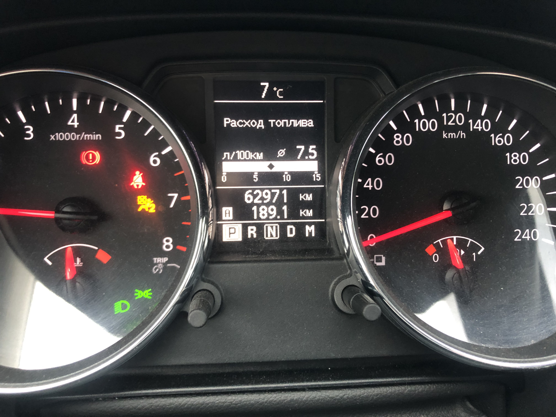 расход топлива ниссан навара 2. Nissan x-trail бензин расход топлива. расход ниссана. расход топлива теана j31 2. дисплей бензина на ниссан тиида 2010 года.