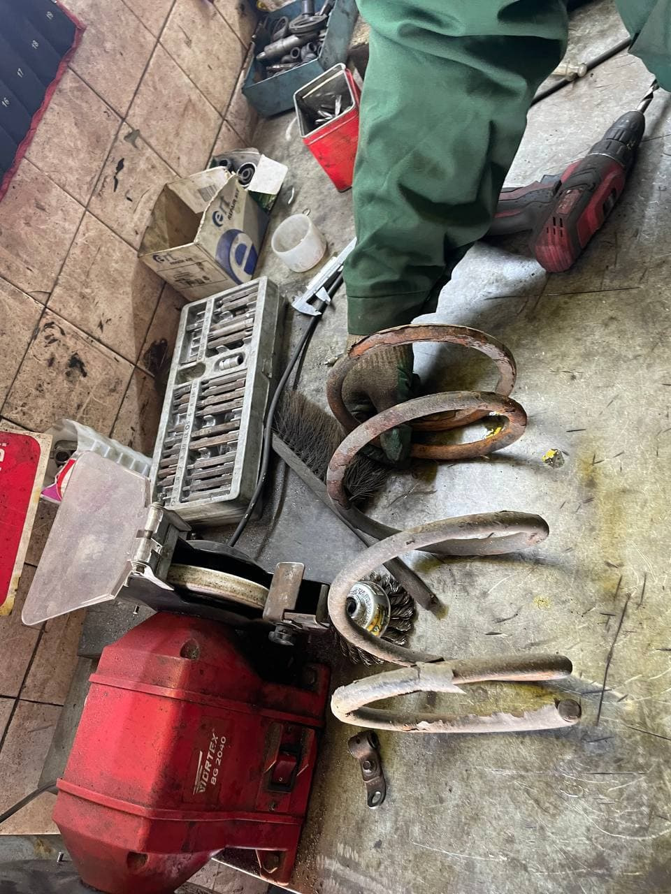 Лопнула пружина амортизатора — Ford Probe, 2,2 л, 1991 года | поломка ...