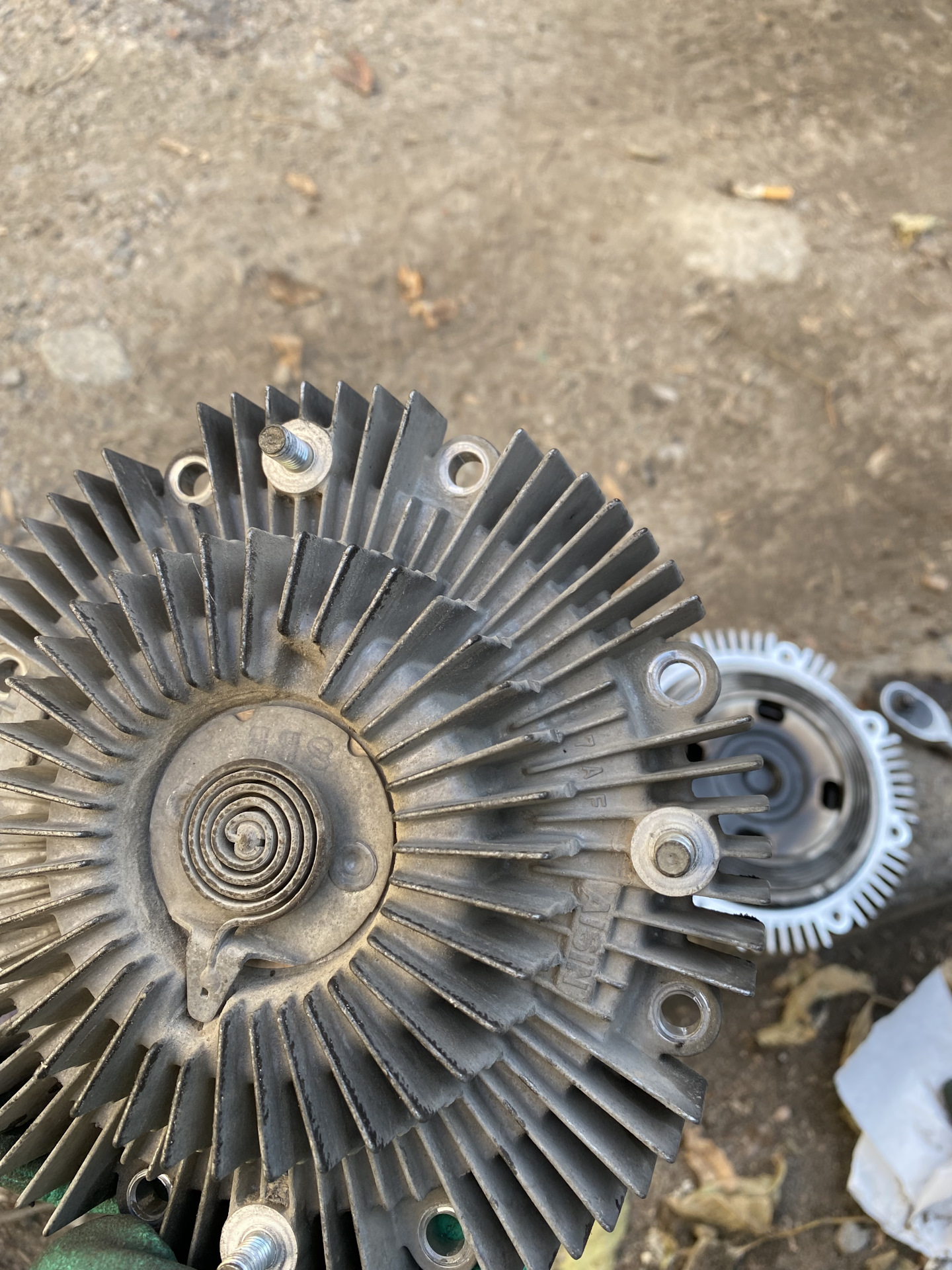 Замена вискомуфты — Toyota Land Cruiser 100, 4,7 л, 2001 года ...