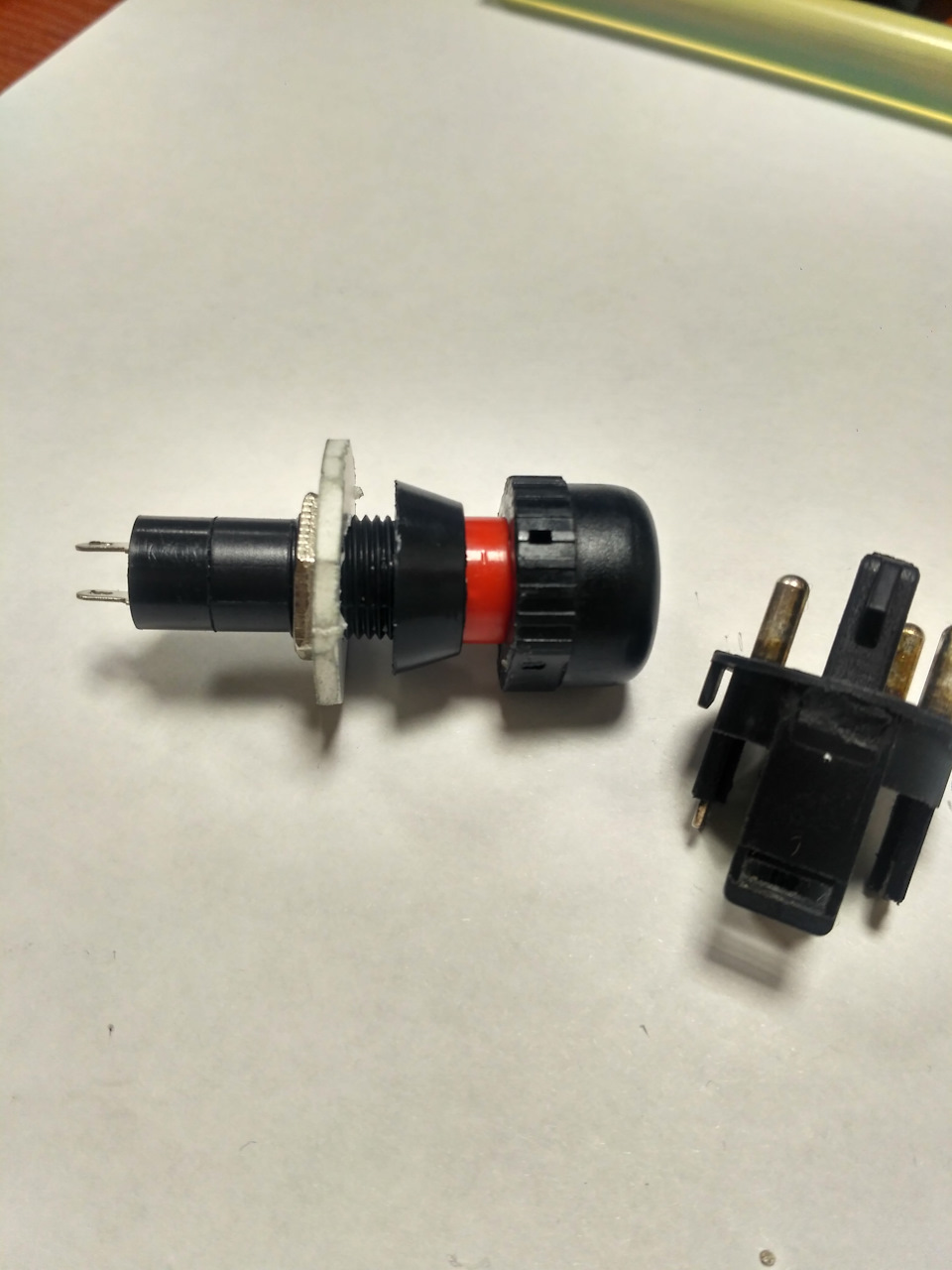 Кнопка блока электропакета задних пассажиров (устройство, ремонт ...