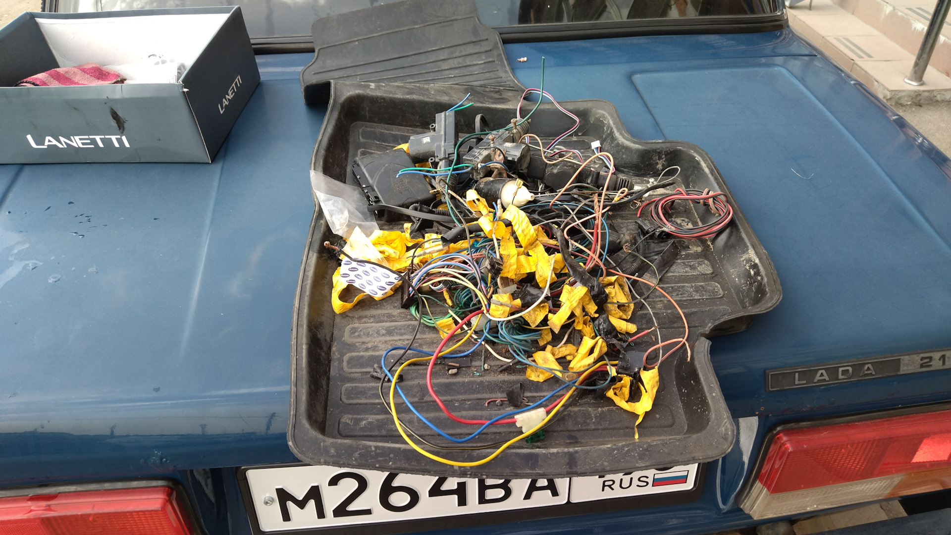 Демонтаж сигнализации с автозапуском — Lada 210740, 1,6 л, 2008 года ...