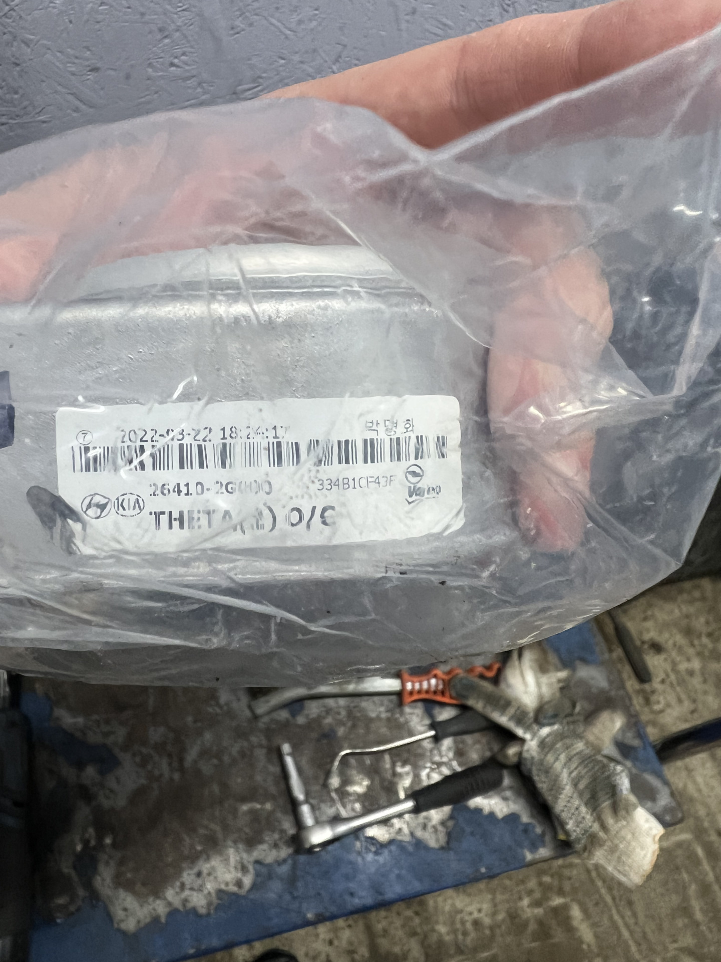 Замена маслоохладителя — Genesis G80 (1G), 2 л, 2017 года | визит на ...