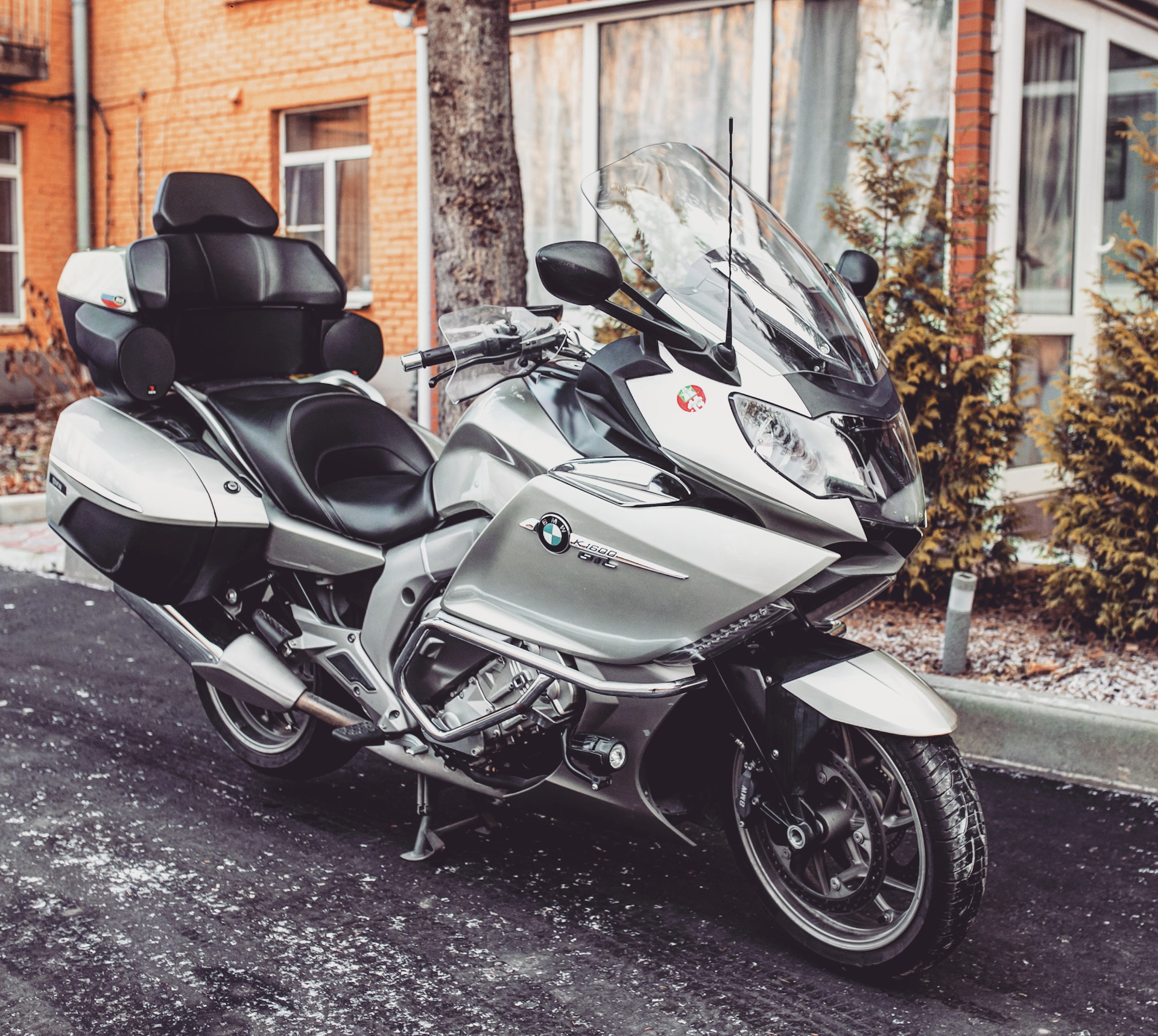 Звук мотоцикла. BMW GTL 1600. BMW K 1600 gt/GTL. Мотоцикл BMW 1600 GTL. Gt1600 GTL 1600 BMW.