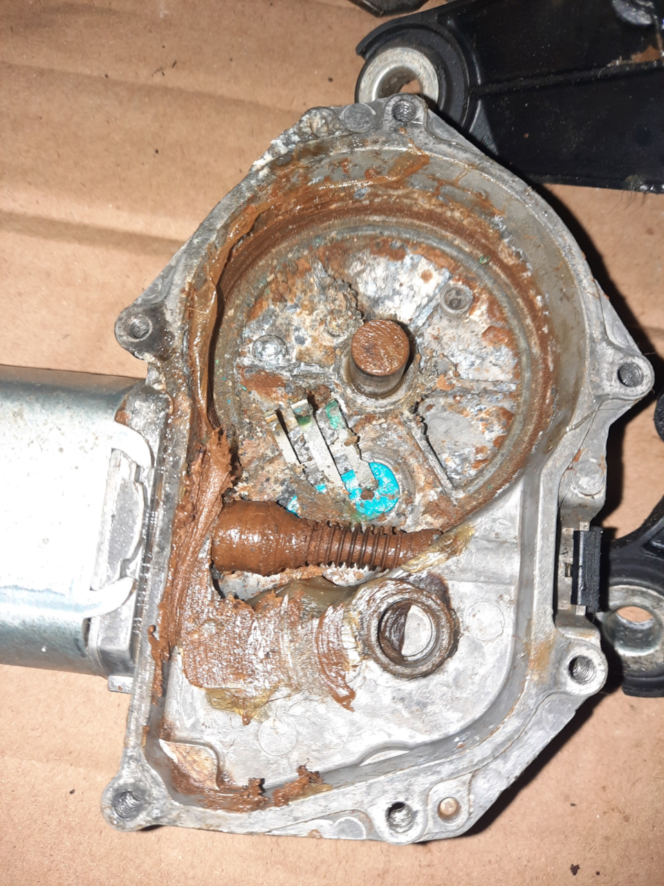 Неисправность заднего стеклоочистителя — Opel Corsa C, 1 л., 2002 года ...