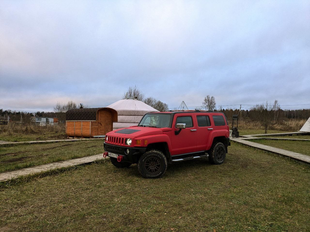 HUMMER H3 в красный раптор — Hummer H3, 3,5 л, 2006 года | стайлинг ...