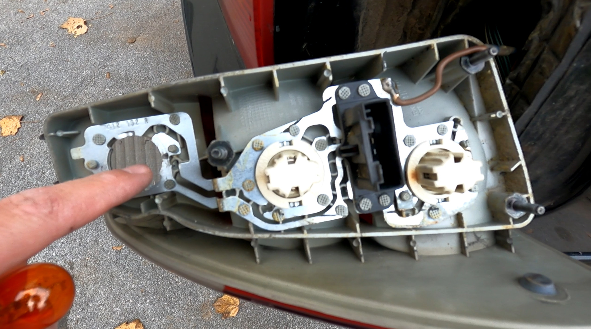 Ремонт задних фонарей на BMW X5 e53 — BMW X5 (E53), 3 л, 2004 года ...