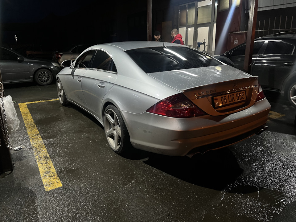 Колеса Амг — Mercedes-Benz CLS (W219), 5 л, 2005 года | колёсные диски ...