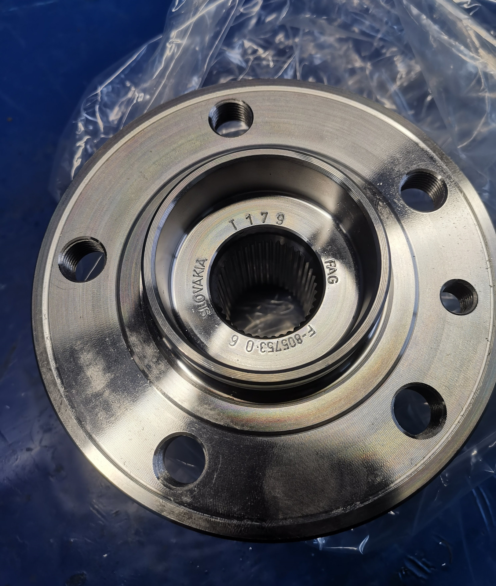 ступичный подшипник вольво хс90. Skf vkba 6515. Fh12 volvo подшипник ступицы передней. вольво передний ступичный подшипник. ступичный подшипник volvo xc90.