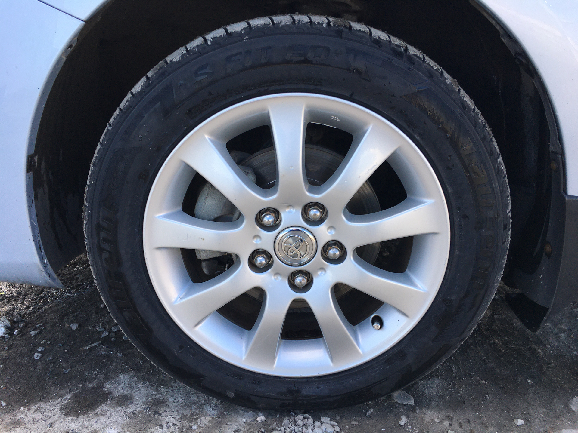 Вот пи!..Украли секретку с колеса( - Toyota Vista (50), 1,8 л, 1999 года другое