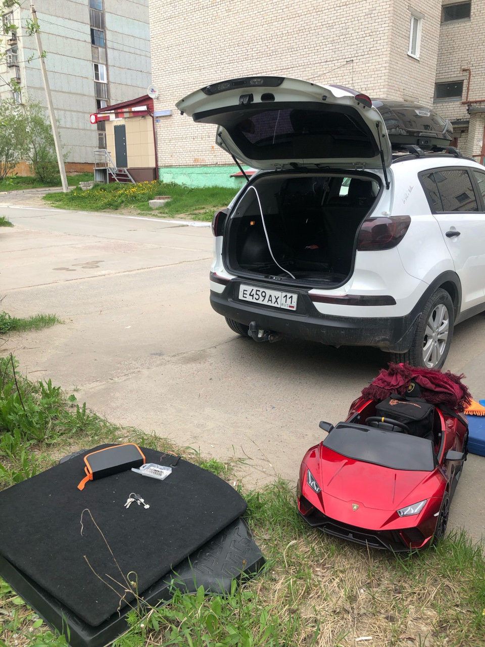 Drive #5 ctrl+C & ctrl+V или мы повторяем подсветку багажника в стиле Tesla  — KIA Sportage (3G), 2 л, 2014 года | стайлинг | DRIVE2