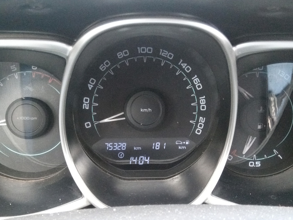 Замена дисков и колодок тормозных. Пробег 75328 км. — Lada Vesta, 1,6 л ...