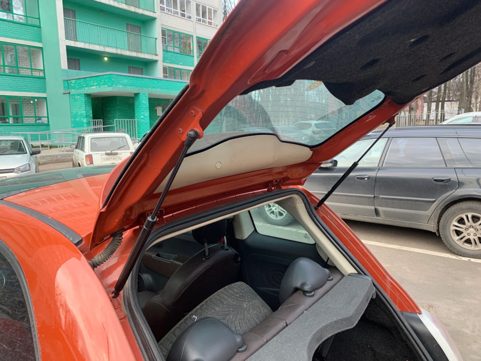 Газовые упоры багажника — FIAT 500 (1G), 1,4 л, 2008 года | кузовной ...
